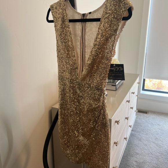 Gold sequin dress - Picture 1 of 6